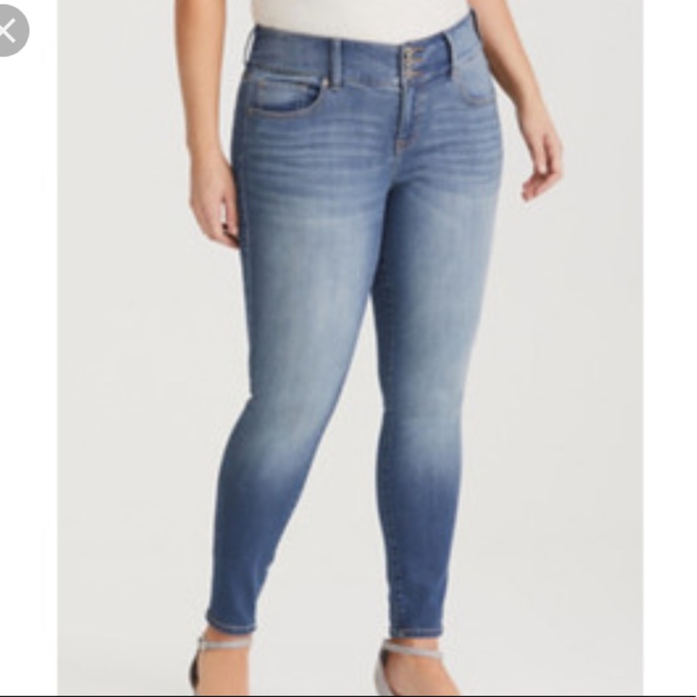 Torrid Light Wash Denim Jeggings